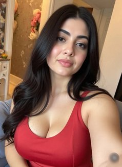 Russi - escort in Bangkok Photo 2 of 4