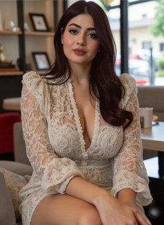 Russi - escort in Bangkok Photo 3 of 4