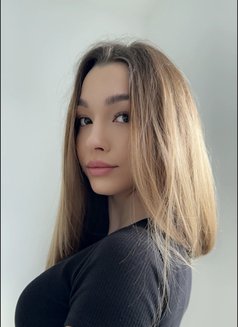 Russia Girl - escort in Jeddah Photo 1 of 3