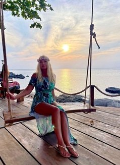 Russian Angel Lina - puta in Bali Photo 5 of 7