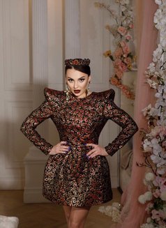 Russian Beaty Katrin MISTRESS - puta in Riyadh Photo 5 of 11