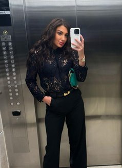 Russian Beaty Katrin MISTRESS - puta in Riyadh Photo 10 of 11