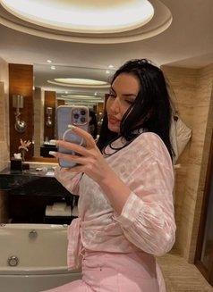 FLORIA,RUSSIAN ESCORTS IN SURYA HOTEL - escort agency in New Delhi Photo 4 of 9