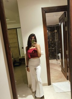 Russian Escorts in Gurgaon/aerocity - puta in Gurgaon Photo 2 of 4