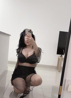 *Russian Escorts in the Park New Delhi - escort in New Delhi Photo 3 of 4