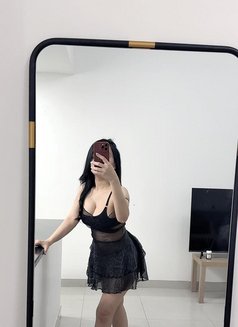 *Russian Escorts in the Park New Delhi - escort in New Delhi Photo 4 of 4
