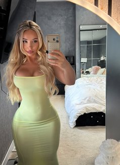 Russian Girl Available - escort in Maldives Photo 3 of 3