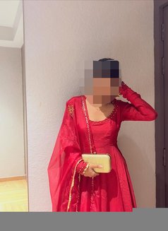 Russian Girls Available Indore - puta in Indore Photo 2 of 2