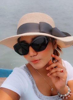 Russian, Indian the Top Class - puta in Chennai Photo 2 of 3