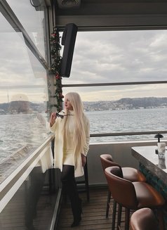 Russian Luissa - puta in İstanbul Photo 1 of 23