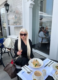 Russian Luissa - puta in İstanbul Photo 22 of 23