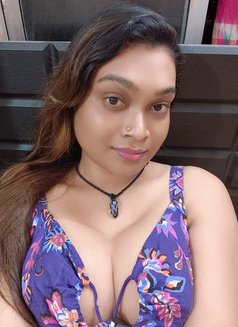 Russian Pari - Acompañantes transexual in Kolkata Photo 1 of 9