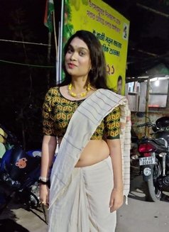 Russian Pari - Acompañantes transexual in Kolkata Photo 2 of 9