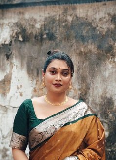 Russian Pari - Acompañantes transexual in Kolkata Photo 4 of 9