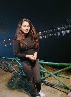 Russian Pari - Acompañantes transexual in Kolkata Photo 7 of 9