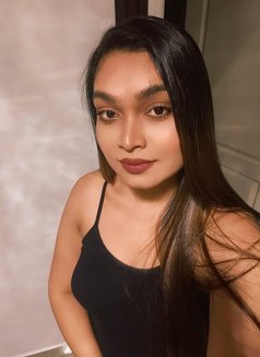 Russian Pari real meet cam service - Transsexual escort in Bangalore Photo 20 of 25