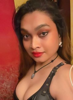 Russian Pari real meet cam service - Transsexual escort in Bangalore Photo 23 of 25