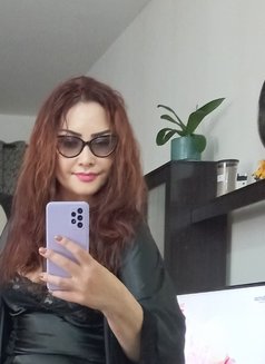 Russian R. - escort in Dubai Photo 4 of 8