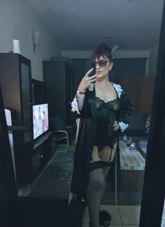 Regina - escort in Dubai Photo 8 of 9