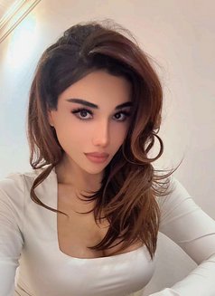 Russian shemale - Transsexual escort in İstanbul Photo 13 of 13