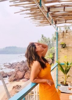 Russian INDIAN INCALL AND OUTCALL - puta in Chennai Photo 1 of 4