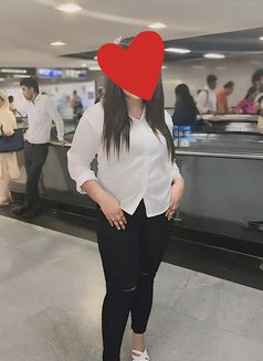 Simran Independent available in gurgaon - escort in Gurgaon Photo 6 of 7