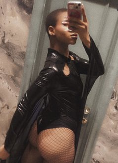 Ruth - escort in Hiroshima Photo 1 of 2