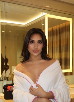 RUTH ORIENTAL - Transsexual escort in Manila Photo 5 of 10