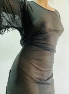 Ruwee-Live Shows - puta in Colombo Photo 5 of 8