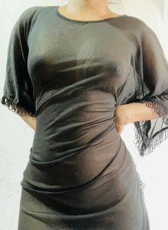 Ruwee-Live Shows - puta in Colombo Photo 8 of 8