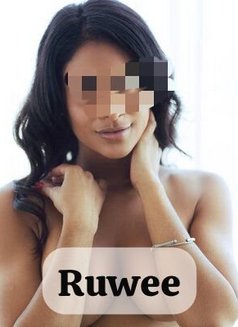 Ruwee-Live Shows - escort in Colombo Photo 10 of 16