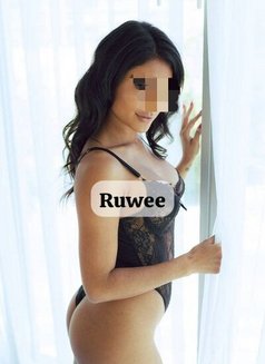 Ruwee-Live Shows - escort in Colombo Photo 15 of 16