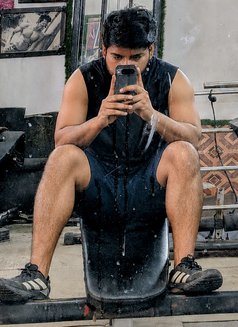 RV_here - Male escort in New Delhi Photo 5 of 5
