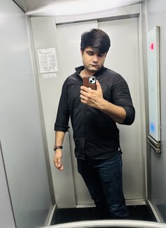 Rv. - Male dominatrix in New Delhi Photo 1 of 1