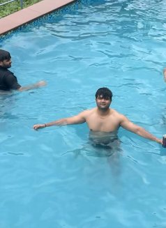 Rv. - Dominador masculino in New Delhi Photo 5 of 5