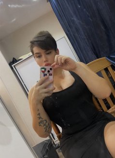 Rwany - Transsexual adult performer in Phuket Photo 5 of 10