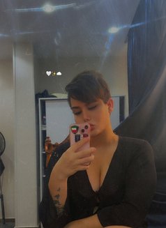 Rwany - Transsexual adult performer in Phuket Photo 7 of 10