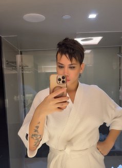 Rwany - Transsexual adult performer in Phuket Photo 10 of 10