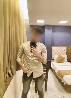 Ryan Dick Wiggler - Male escort in New Delhi Photo 2 of 5