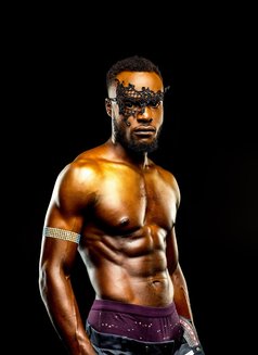 Ryan Obize - Male escort in Mombasa Photo 7 of 8