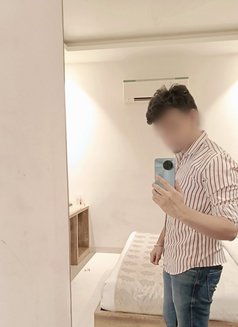 Ryan - the dick wiggler - Acompañantes masculino in New Delhi Photo 2 of 8