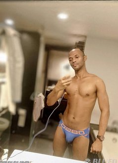 Ryan Xl - Male escort in Bangkok Photo 1 of 3