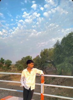 Ryanz - Male escort in Jabalpur Photo 1 of 1