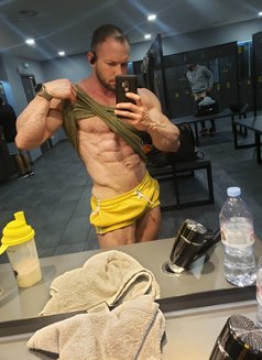 Rykerstone - masseur in Marseille Photo 5 of 8