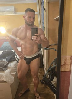 Rykerstone - masseur in Marseille Photo 6 of 8