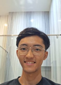 Ryo - Male escort in Bangkok Photo 3 of 3