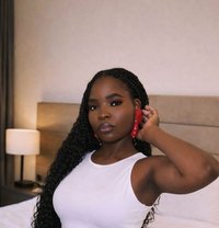 Ryry - Acompañantes transexual in Dubai Photo 1 of 5