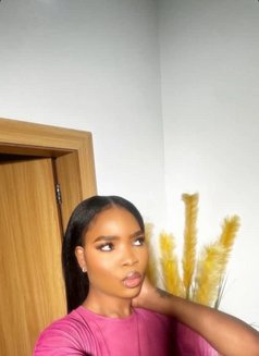 Ryry - Transsexual escort in Dubai Photo 2 of 5