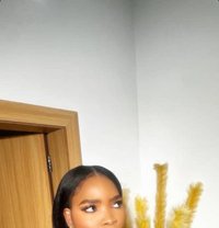 Ryry - Transsexual escort in Dubai