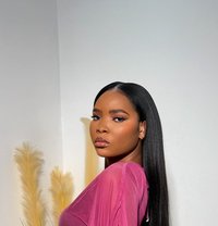 Ryry - Transsexual escort in Dubai